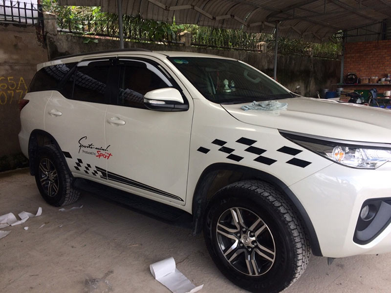Thiết kế tem xe ô tô Cần Thơ