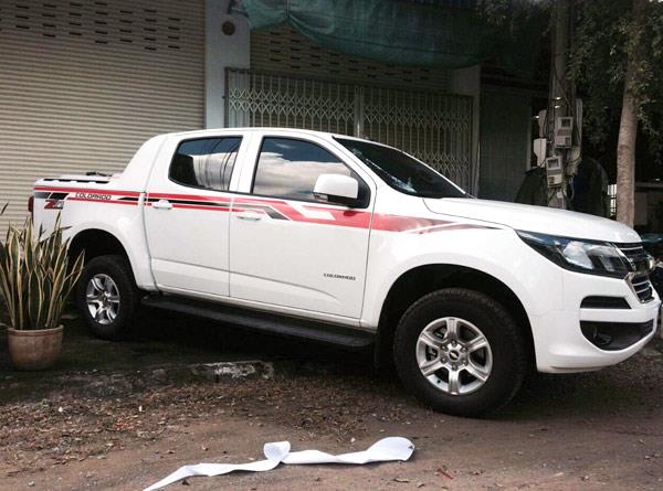Dán Decal xe ô tô Cần Thơ